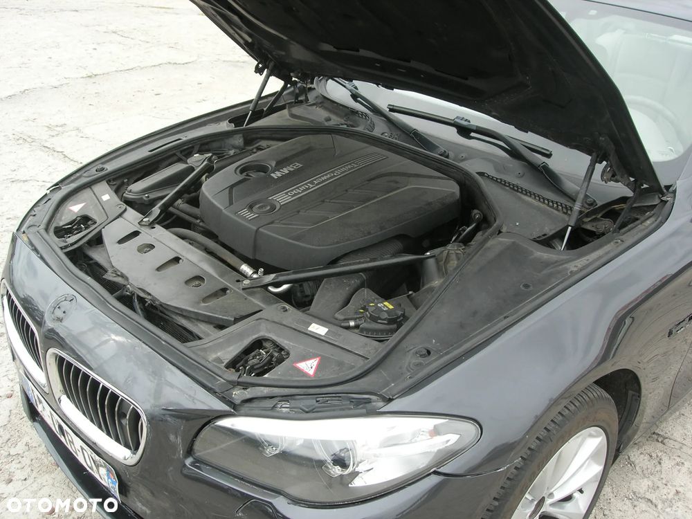 BMW Seria 5 525d xDrive Sport-Aut Luxury Line - 9