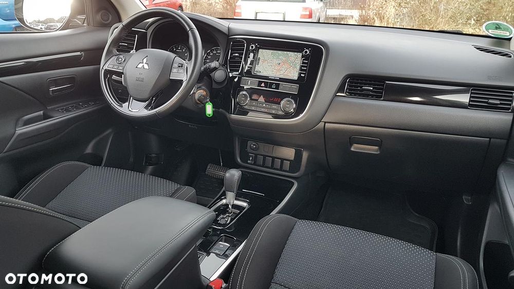 Mitsubishi Outlander 2.0 2WD CVT Spirit - 18