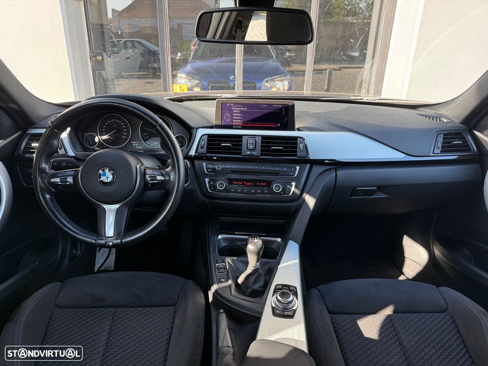 BMW 320 d Touring Pack M - 15