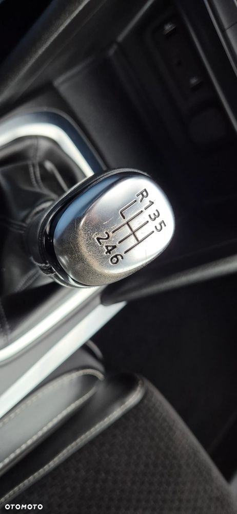 Renault Megane ver-1-5-dci-bose - 13