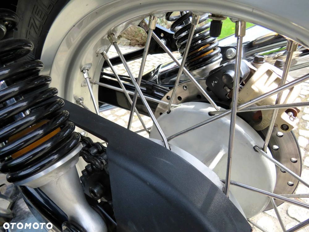 Royal Enfield Interceptor - 11