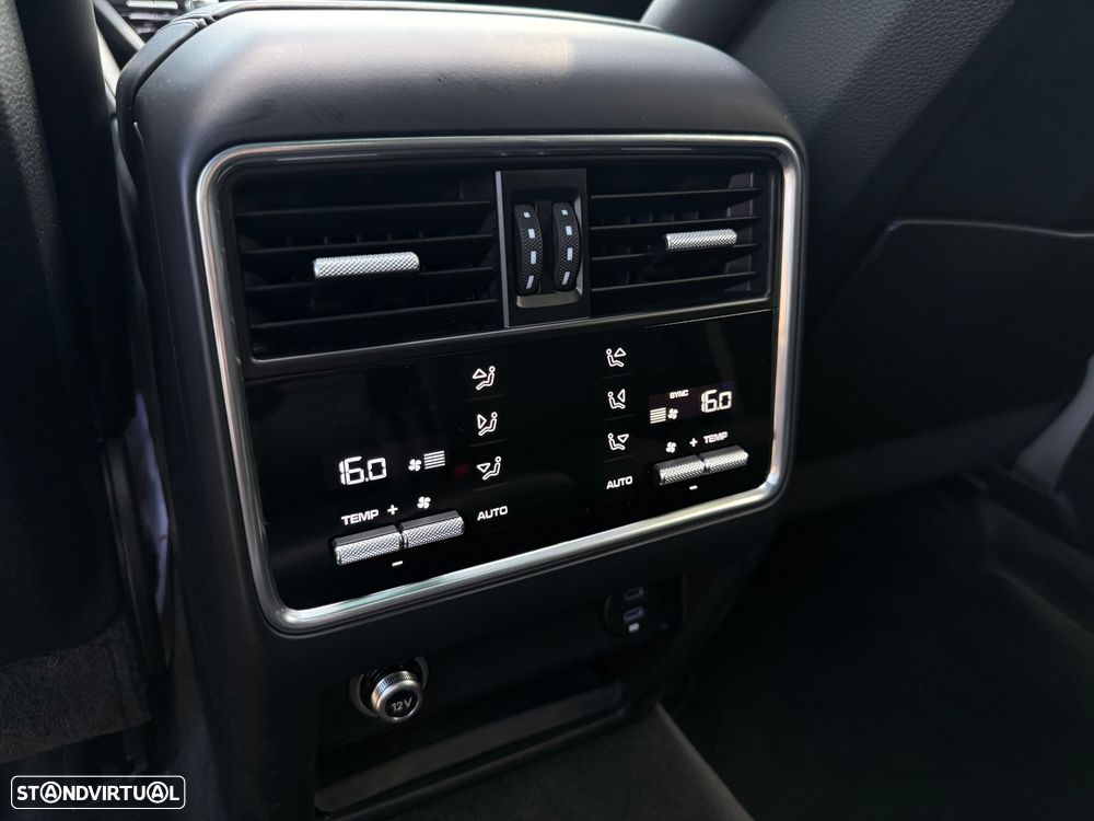 Porsche Cayenne E-Hybrid Tiptronic S Platinum Edition - 42