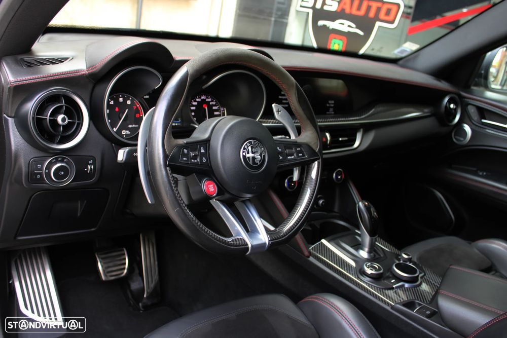 Alfa Romeo Stelvio V6 2.9 Bi-Turbo AT8-Q4 Quadrifoglio - 21