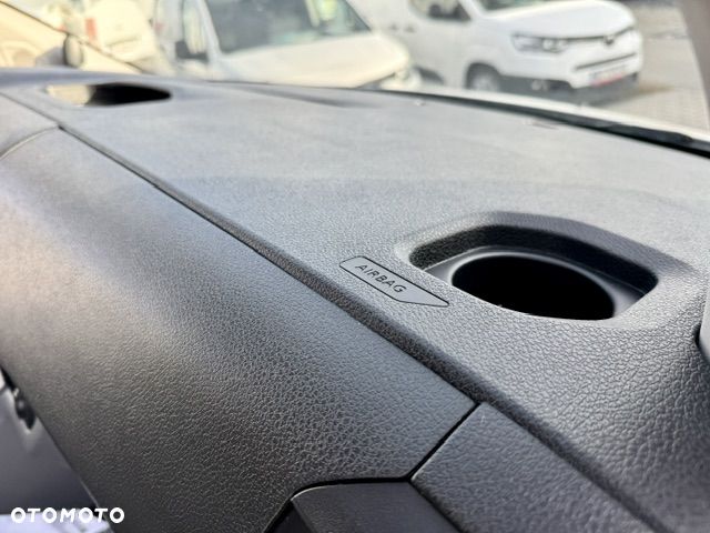 Opel Vivaro - 23