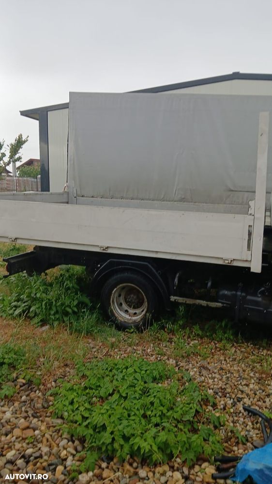 Renault Maxity - 4