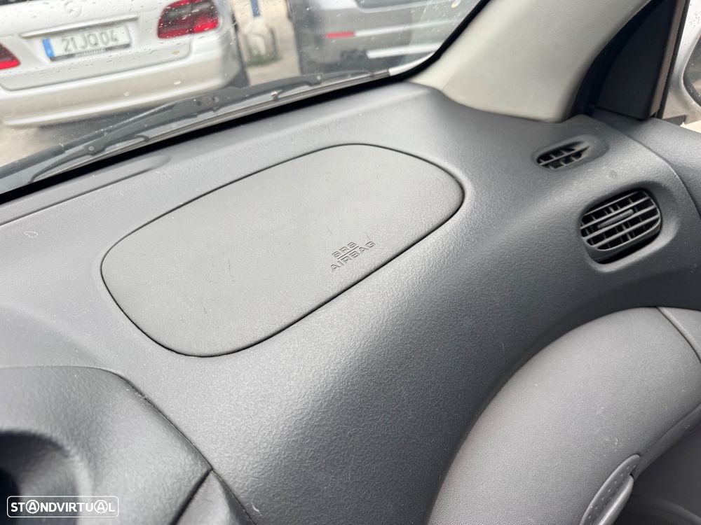 Toyota Yaris Verso 1.4 D-4D Sol - 20