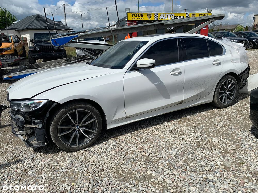 BMW Seria 3 330i xDrive - 10