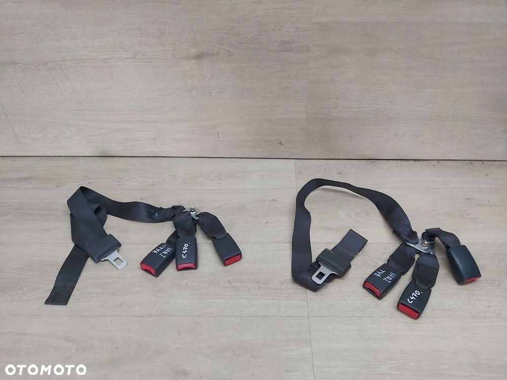 Toyota Yaris I 99 - 02r zapinka pasa tył trzeci pas centralny - 1