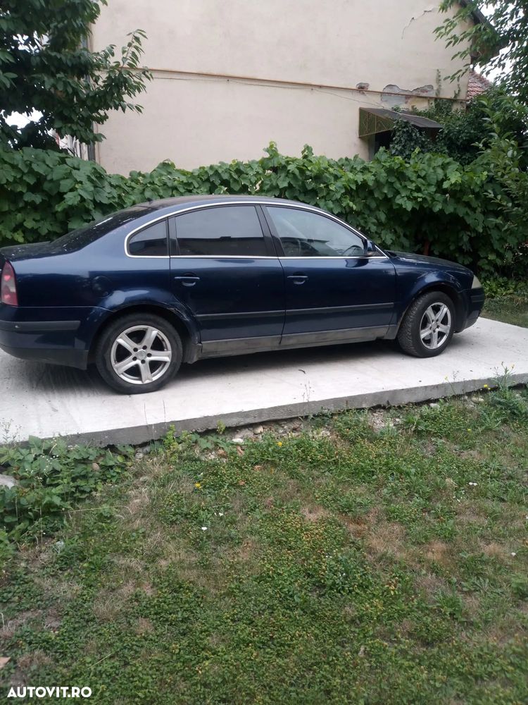 Volkswagen Passat 1.9TDI Basis - 2