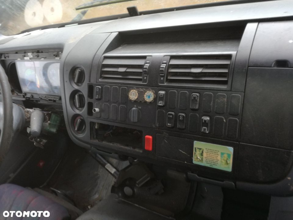 KABINA MERCEDES ATEGO 815 1828 - 8