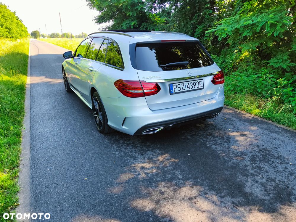 Mercedes-Benz Klasa C 300 de 9G-TRONIC AMG Line - 4
