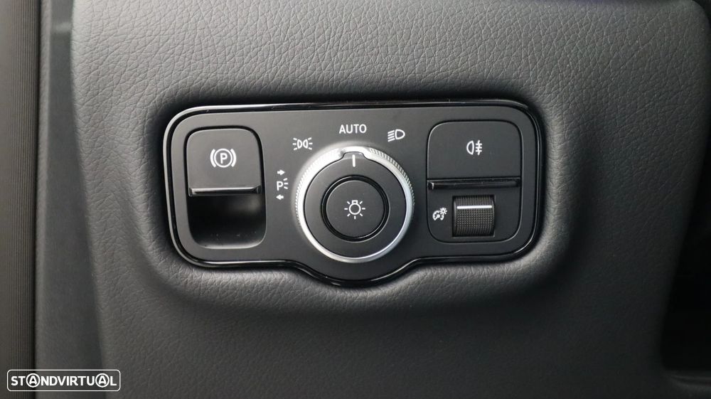 Mercedes-Benz V 250 d Longo Avantgarde - 28