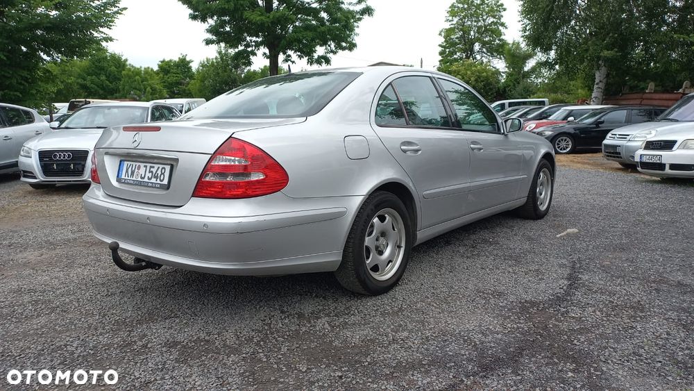 Mercedes-Benz Klasa E 240 4Matic Avantgarde - 4
