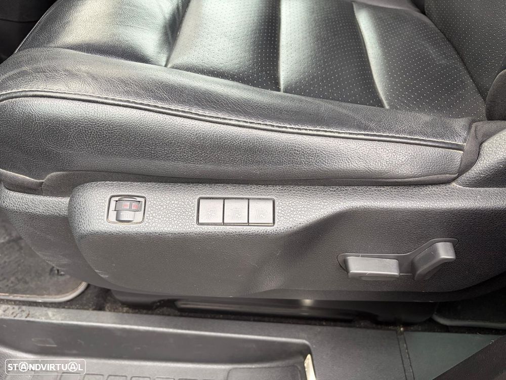 Peugeot Traveller 2.0 BlueHDi L1H1 Allure Compact EAT8 - 24