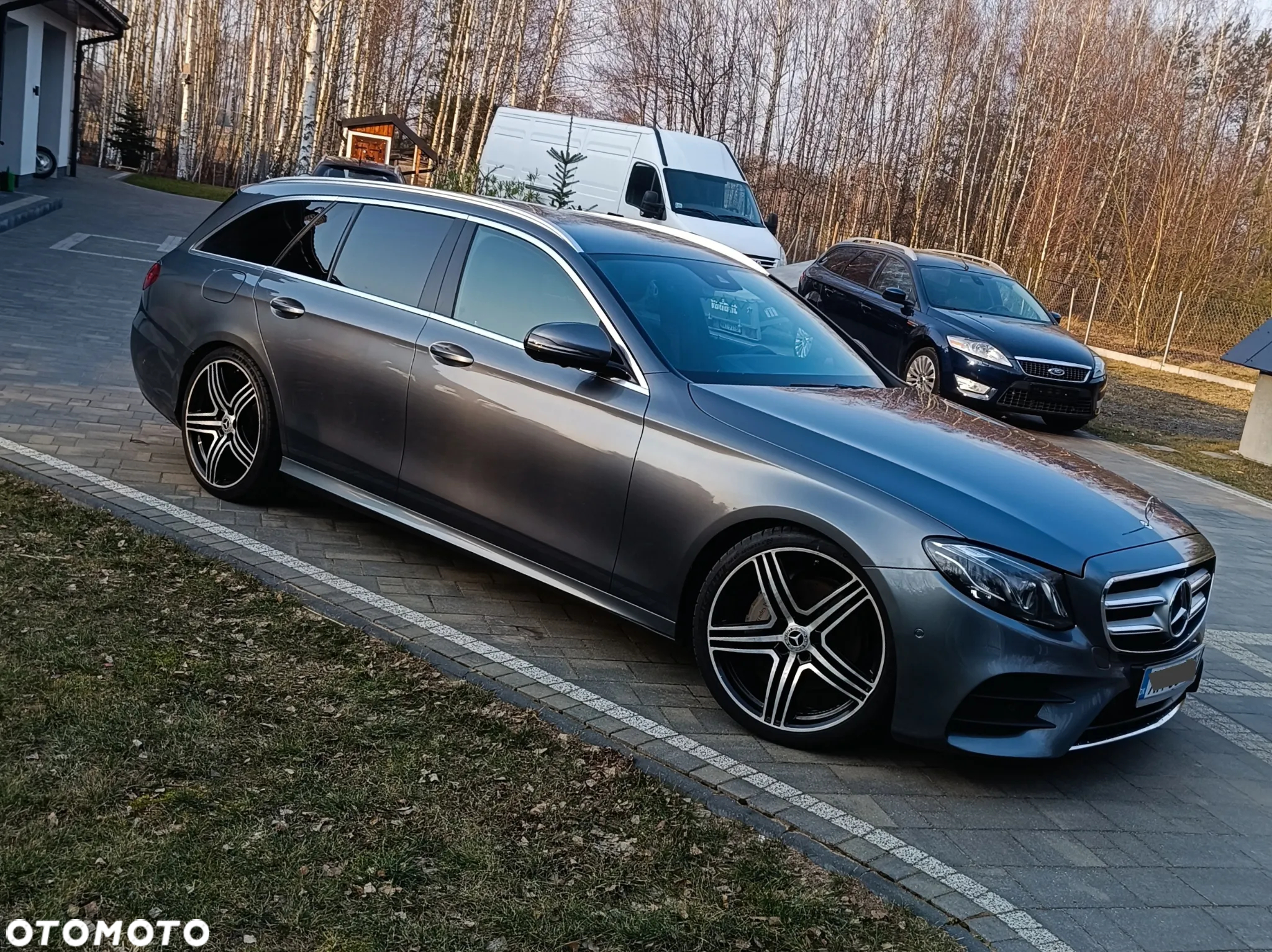 Mercedes-Benz Klasa E 220 d T 9G-TRONIC AMG Line - 2
