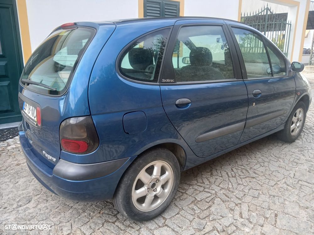 Renault Mégane Scénic - 5