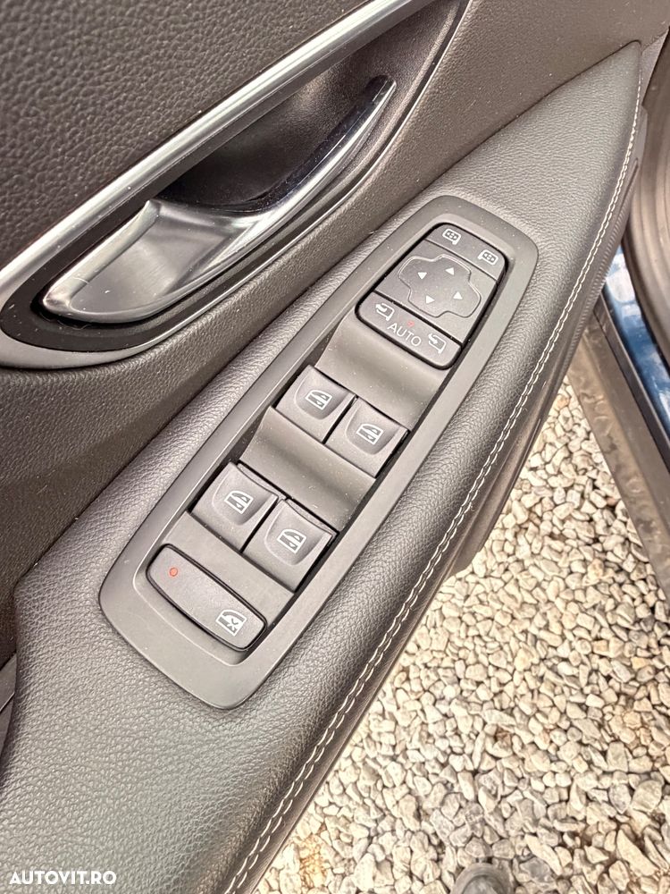 Renault Grand Scenic - 19