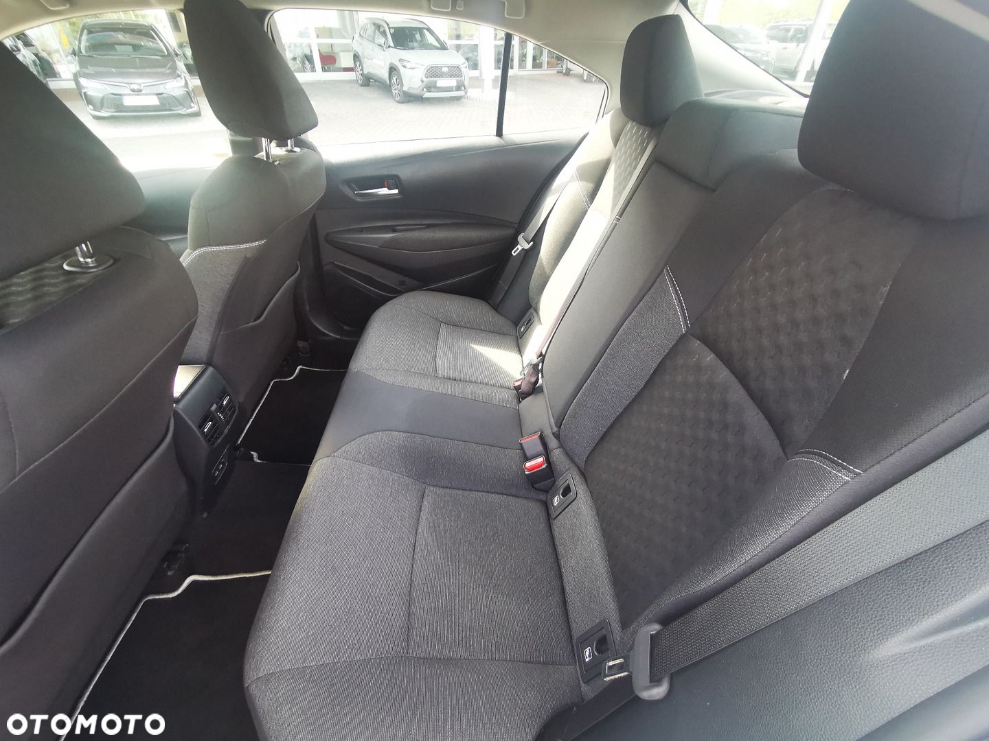 Toyota Corolla - 12