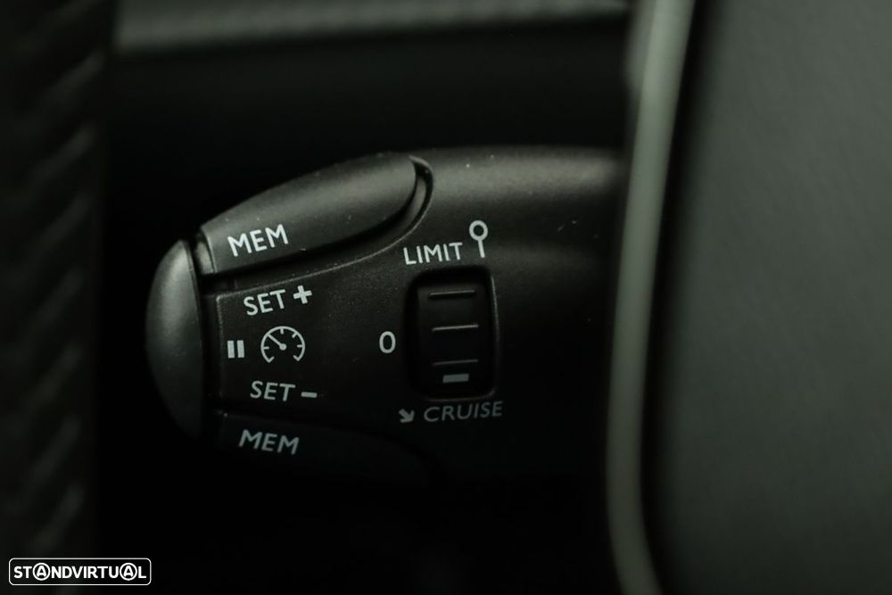 Peugeot 208 1.2 PureTech Style - 19