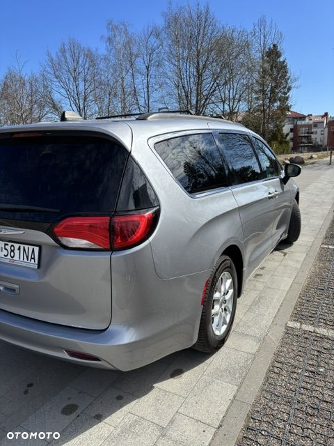 Chrysler Pacifica - 12