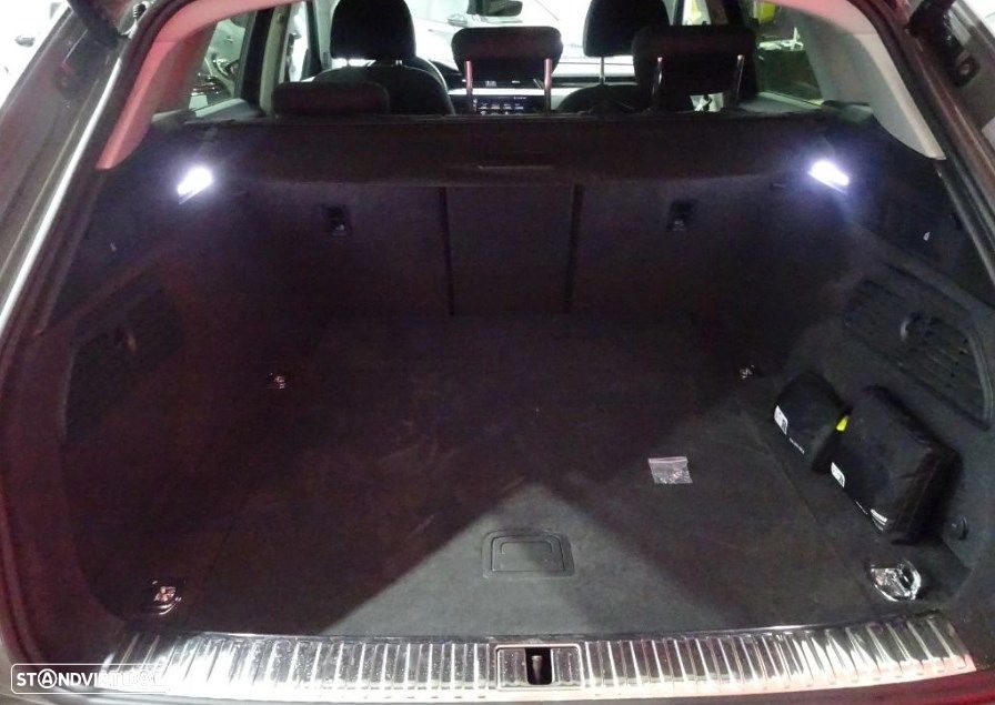 Audi Q8 e-Tron 50 quattro S line - 32