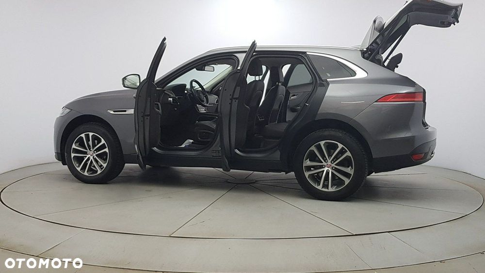 Jaguar F-Pace - 11