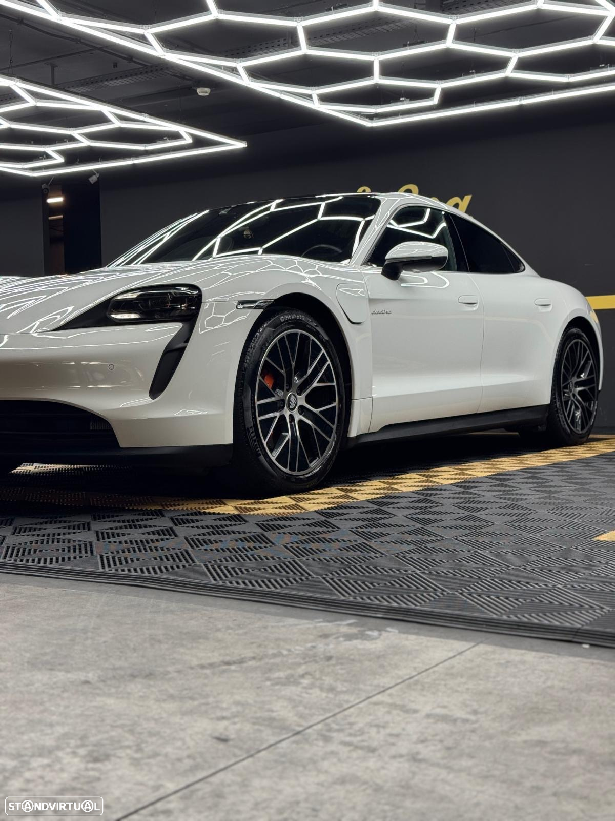 Porsche Taycan 4S bateria Performance Plus - 3