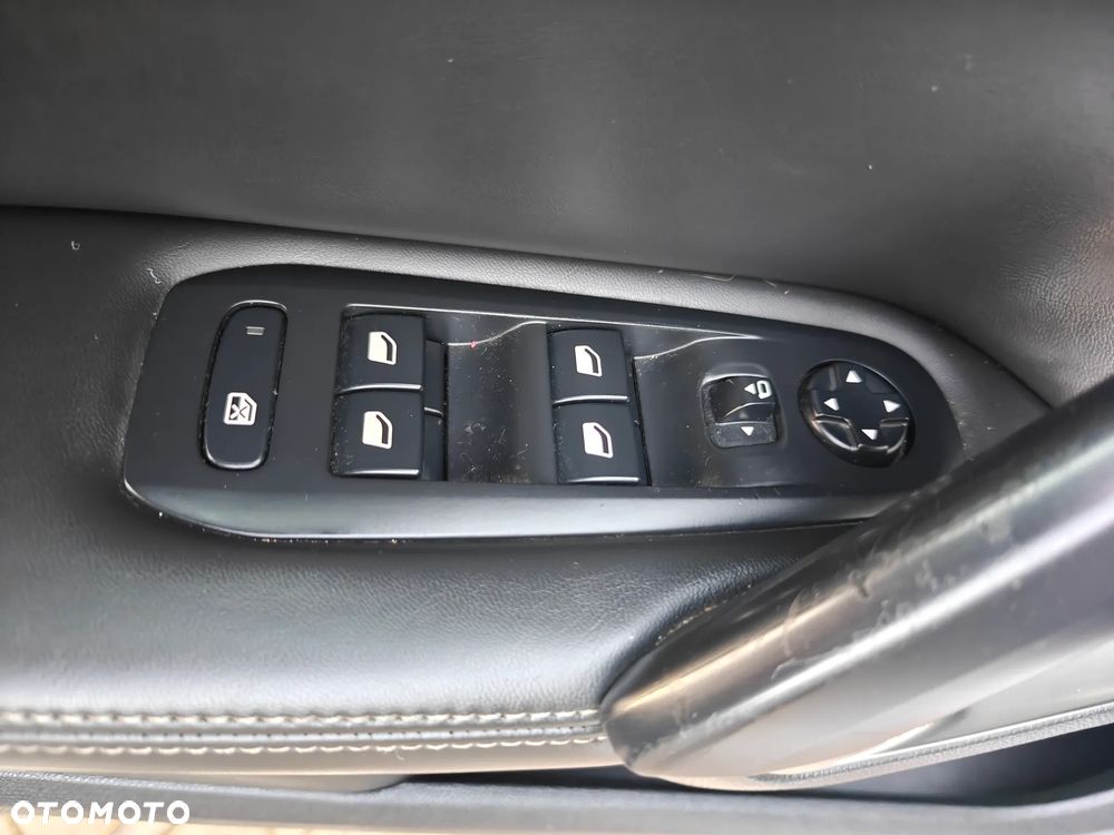 Peugeot 308 e-HDi FAP 115 Stop&Start EGS6 Business Line Niveau 1 - 19