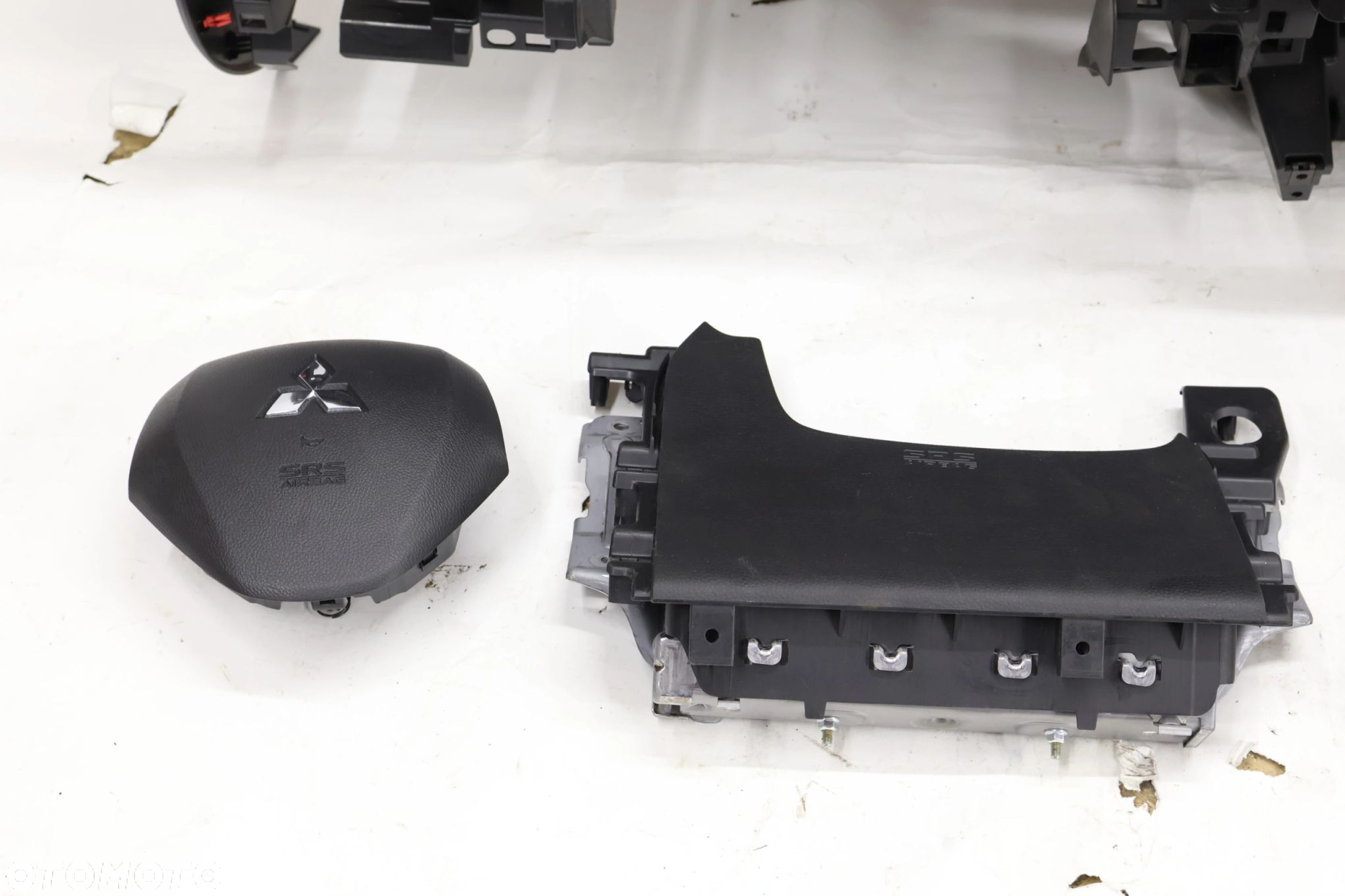 Mitsubishi Eclipse Cross konsola airbag 7030A702 - 6