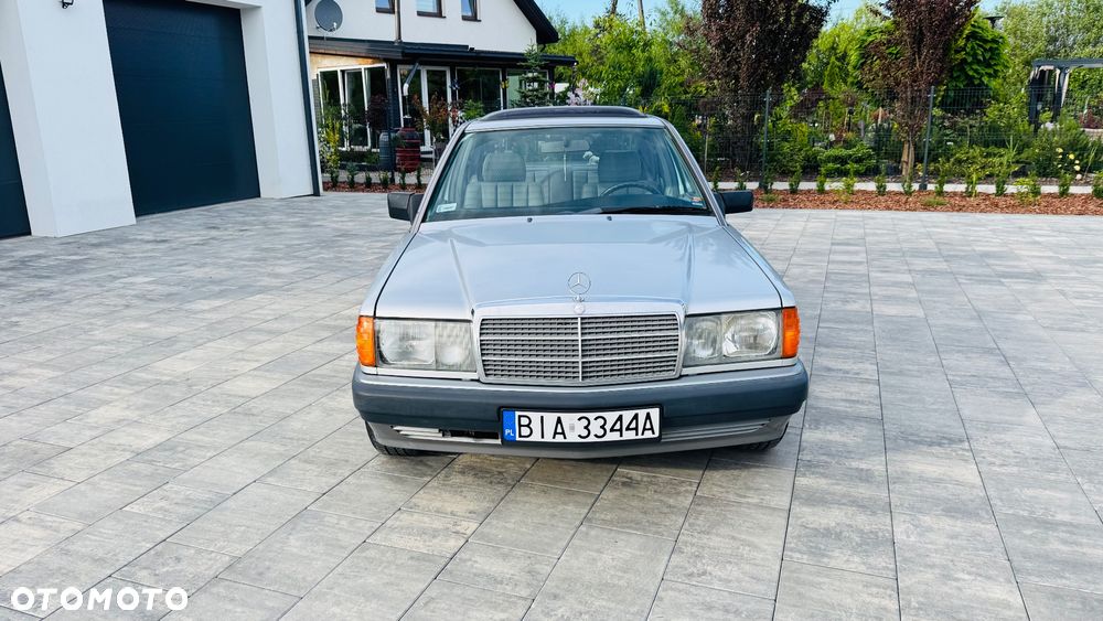 Mercedes-Benz W201 (190) - 2