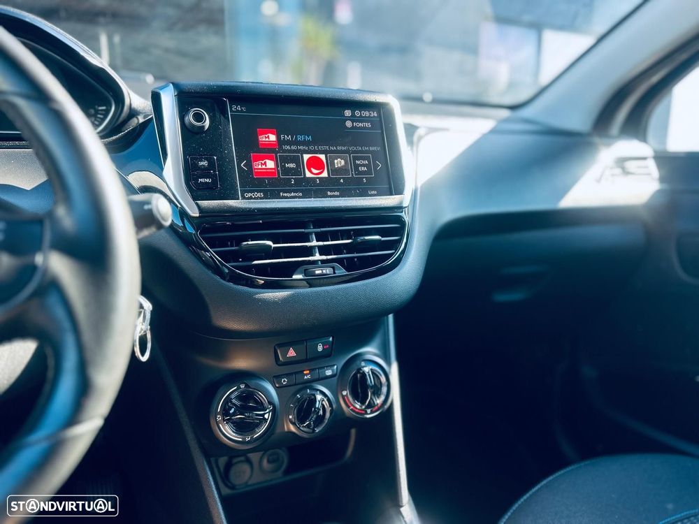 Peugeot 208 1.2 PureTech Active - 22