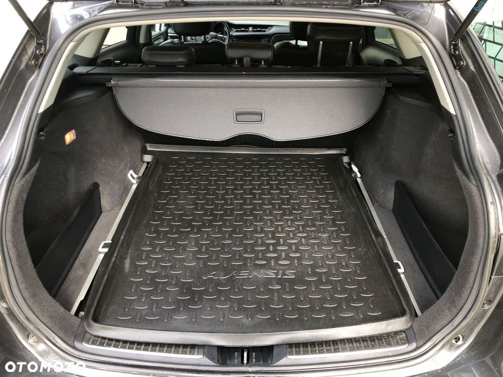 Toyota Avensis - 35