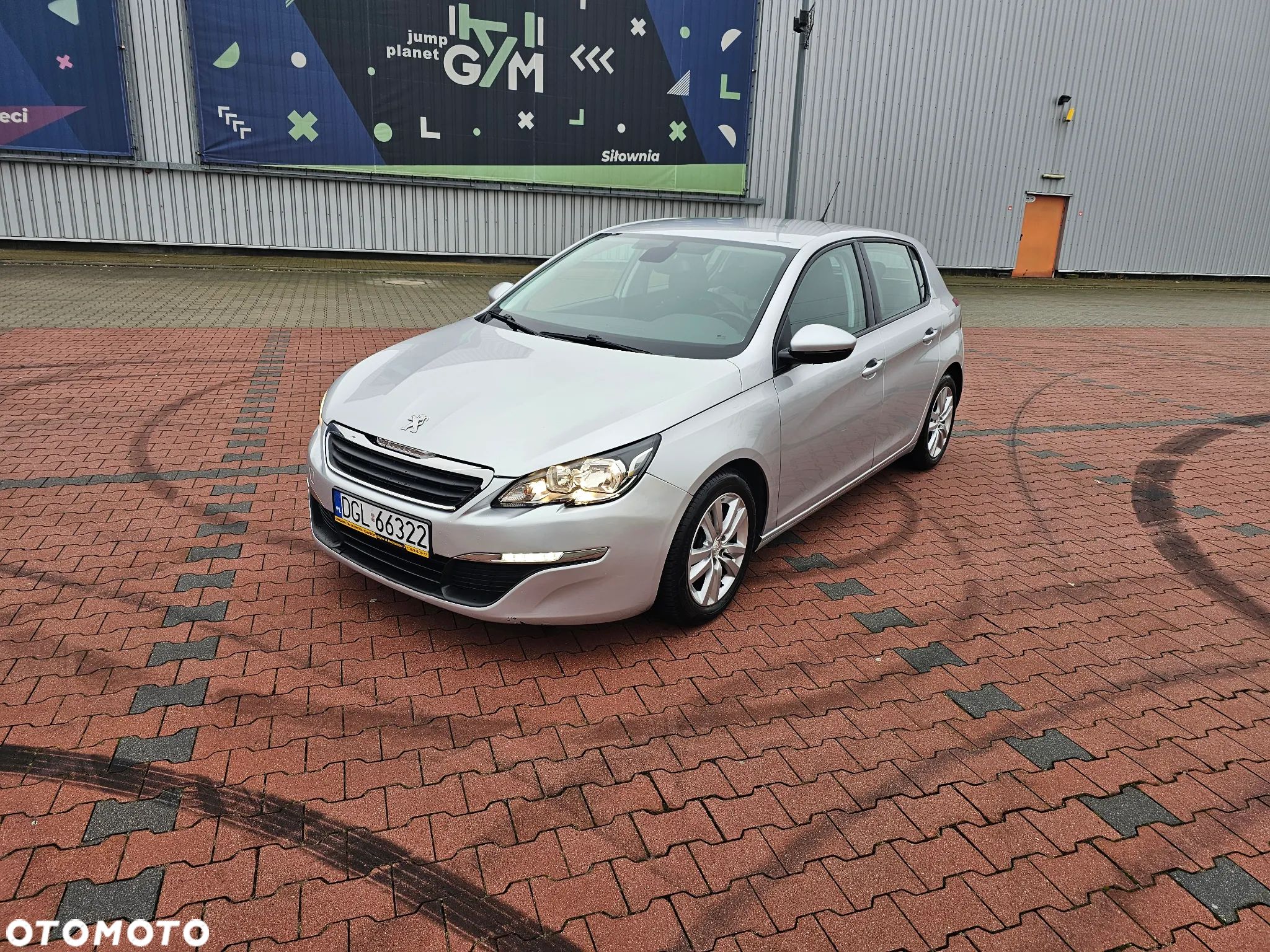 Peugeot 308 - 1