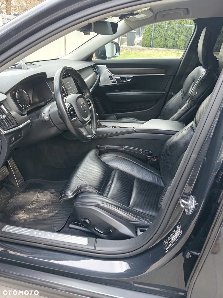 Volvo V90 D5 SCR AWD Momentum Pro - 23