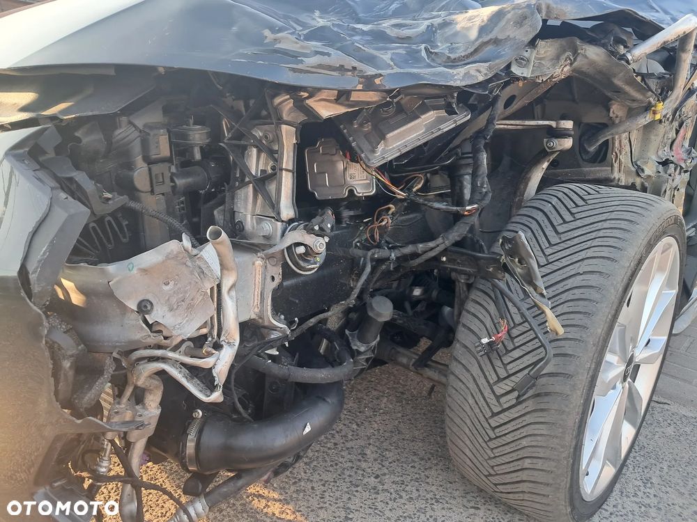 Audi A4 Avant 45 TFSI quattro S tronic - 16