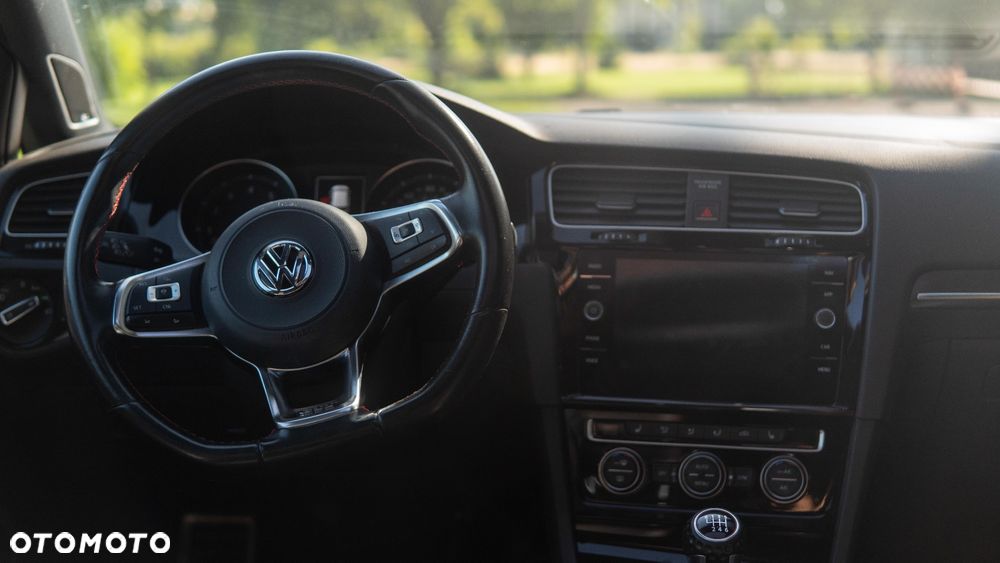 Volkswagen Golf GTI (BlueMotion Technology) Performance - 15