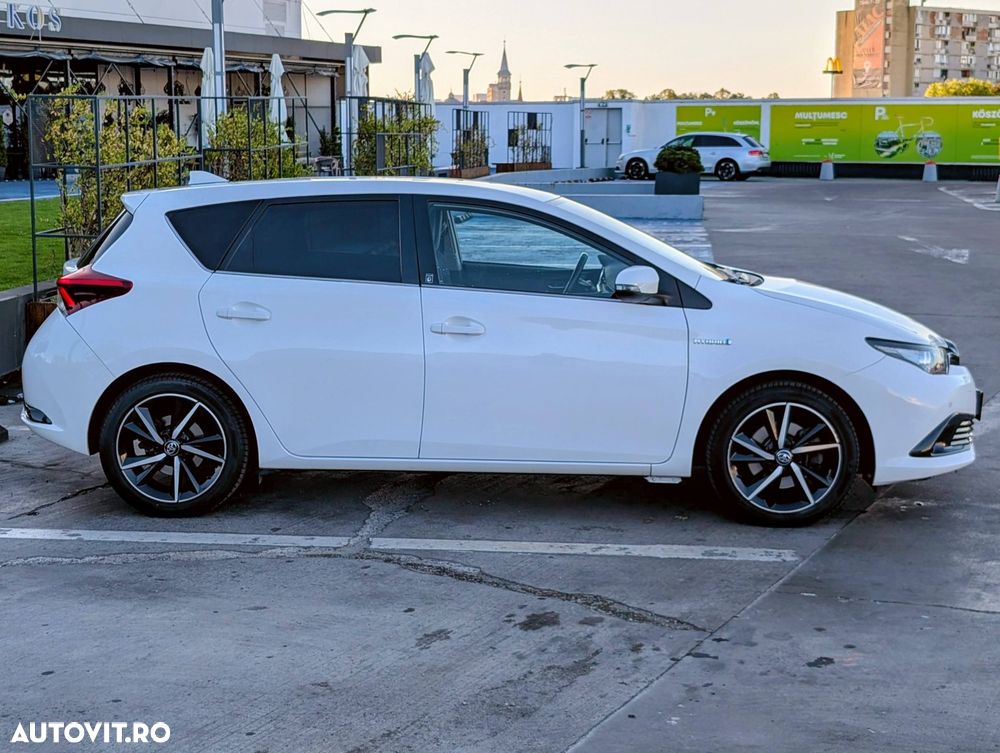 Toyota Auris 1.8 L VVT-i Sol - 5