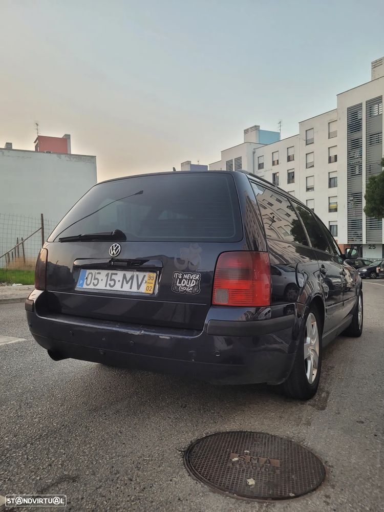 VW Passat Variant - 4
