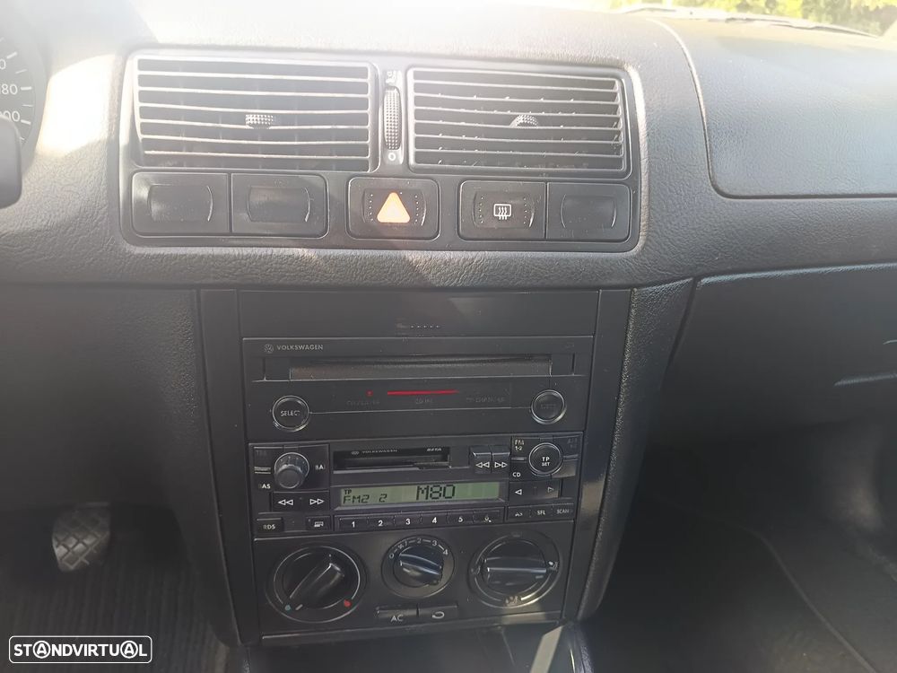 VW Golf 1.4i 25 Anos - 20
