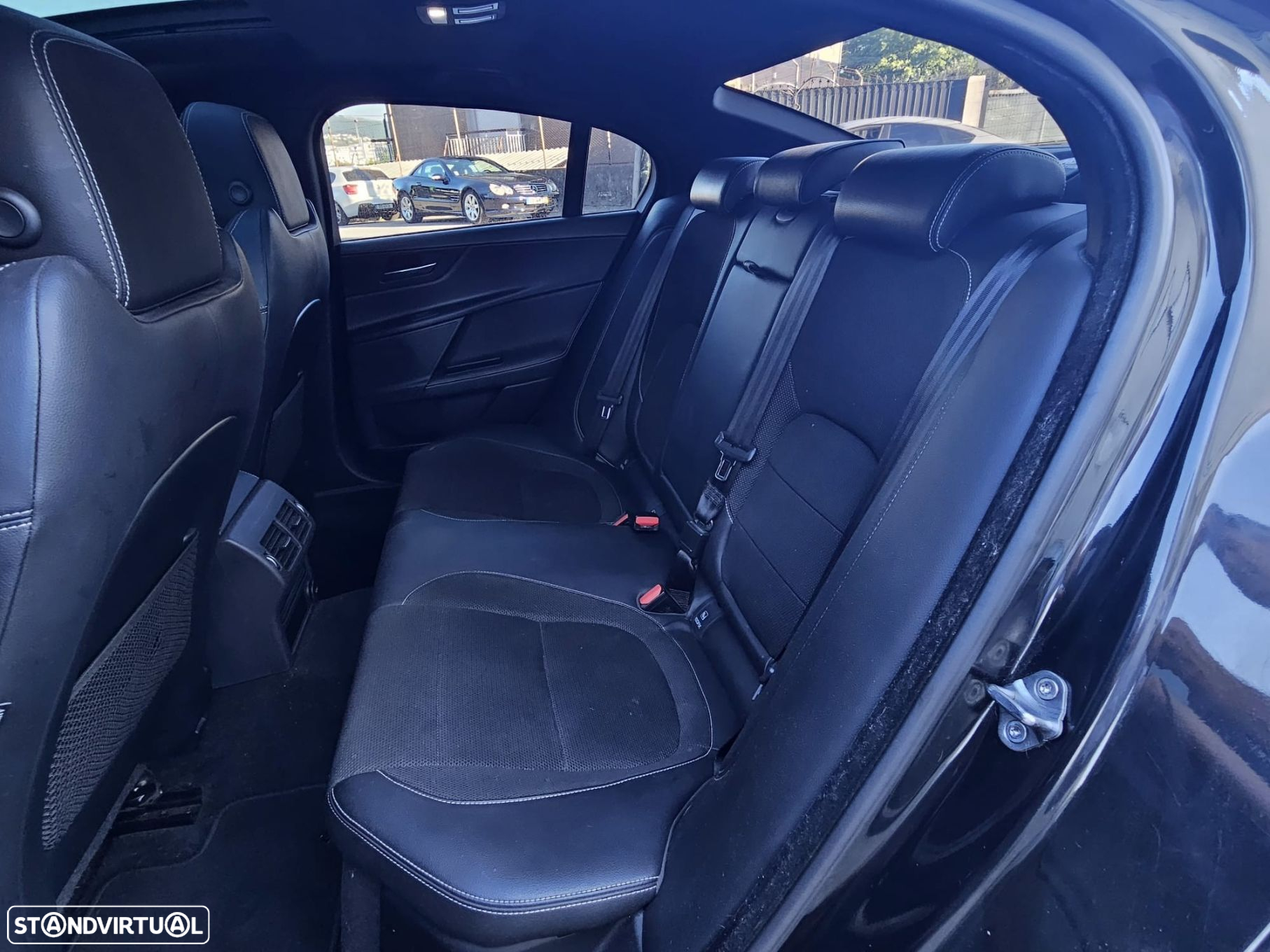 Jaguar XE 2.0 D R-Sport Aut. - 22