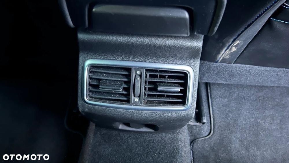 Renault Megane ENERGY dCi 165 EDC GT - 23