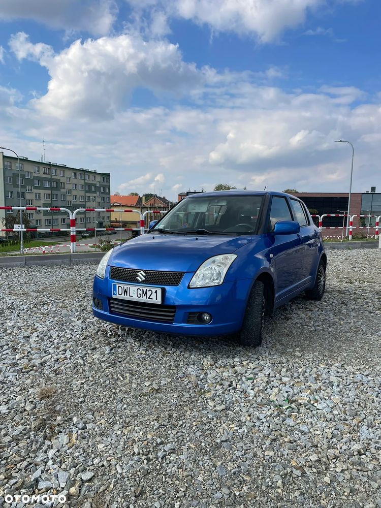 Suzuki Swift - 1