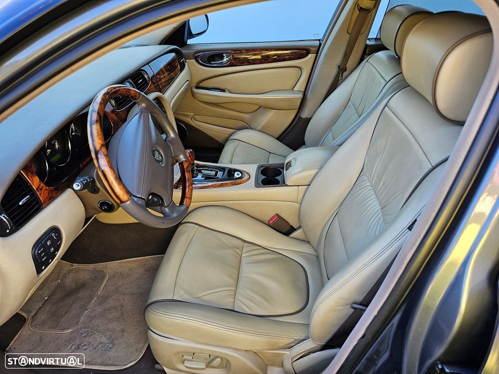 Jaguar XJ XJ6 2.7 D V6 Executive - 8