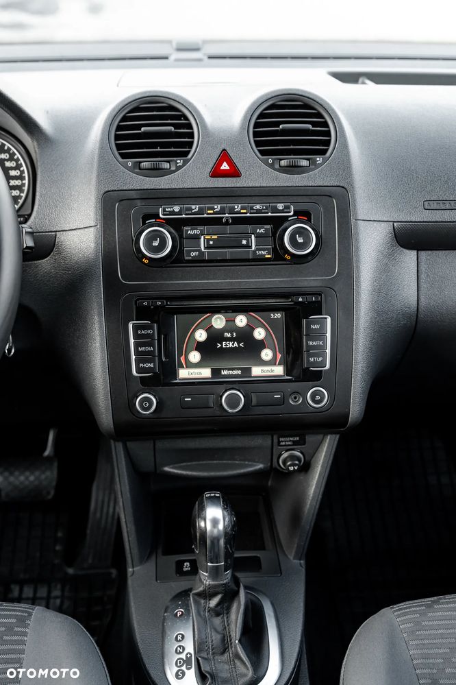 Volkswagen Caddy Maxi Comfortline 4Motion DSG - 32