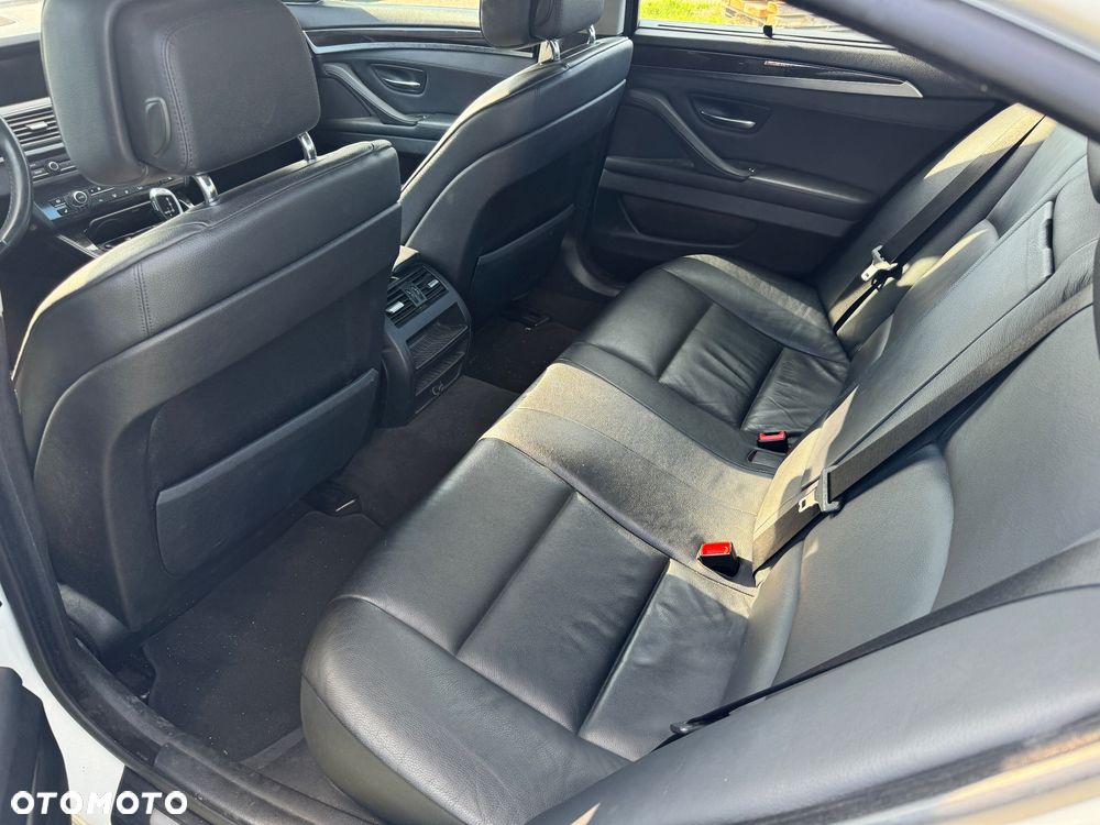 BMW Seria 5 535i xDrive - 11