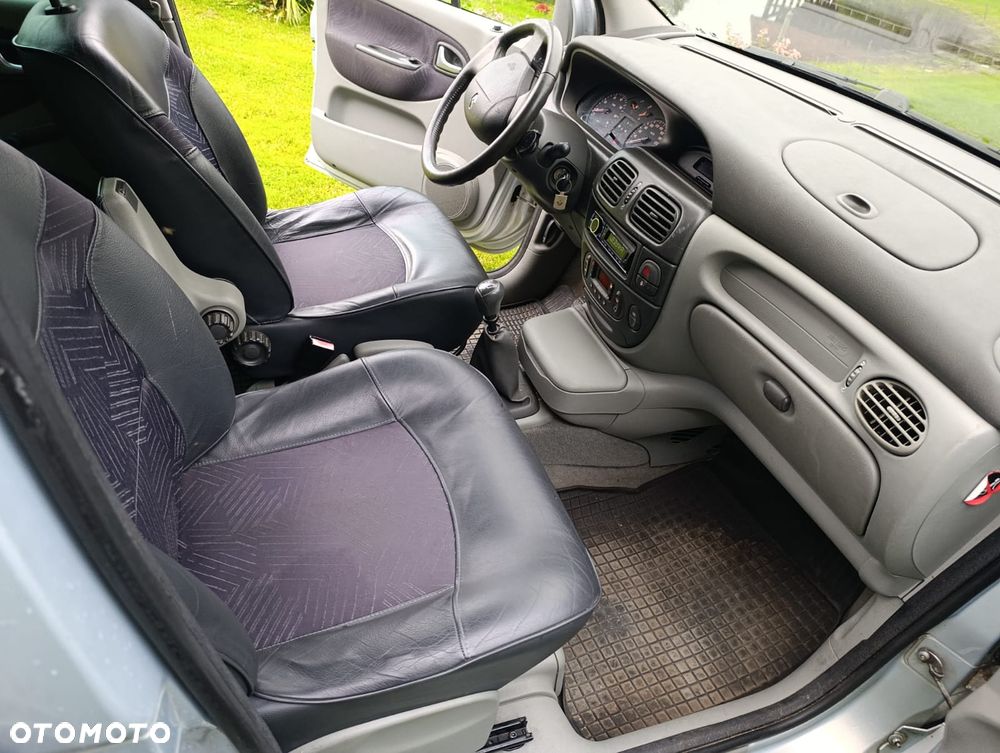 Renault Scenic - 8