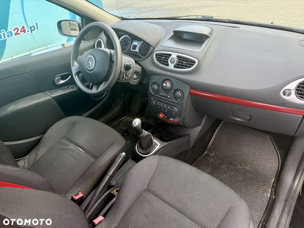 Renault Clio - 8