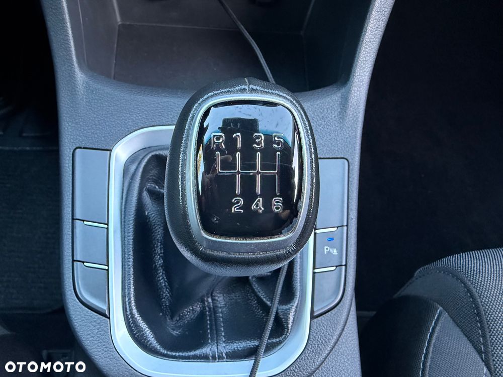 Hyundai i30 1.6 D Comfort - 26