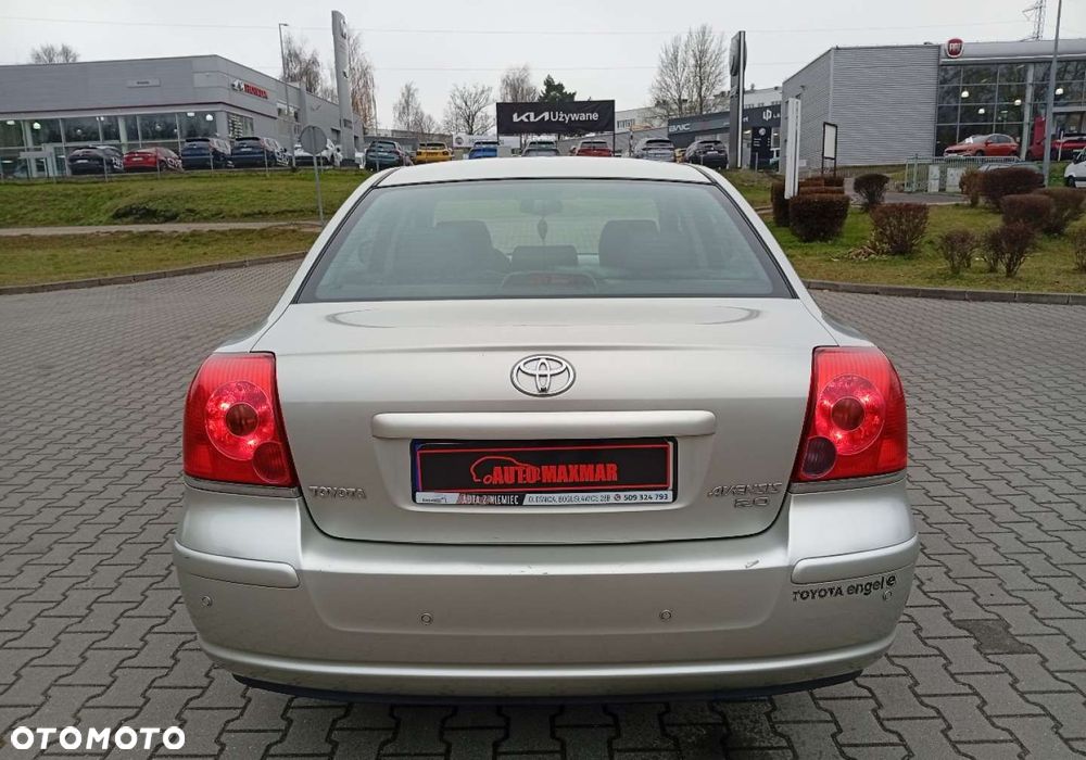Toyota Avensis - 9