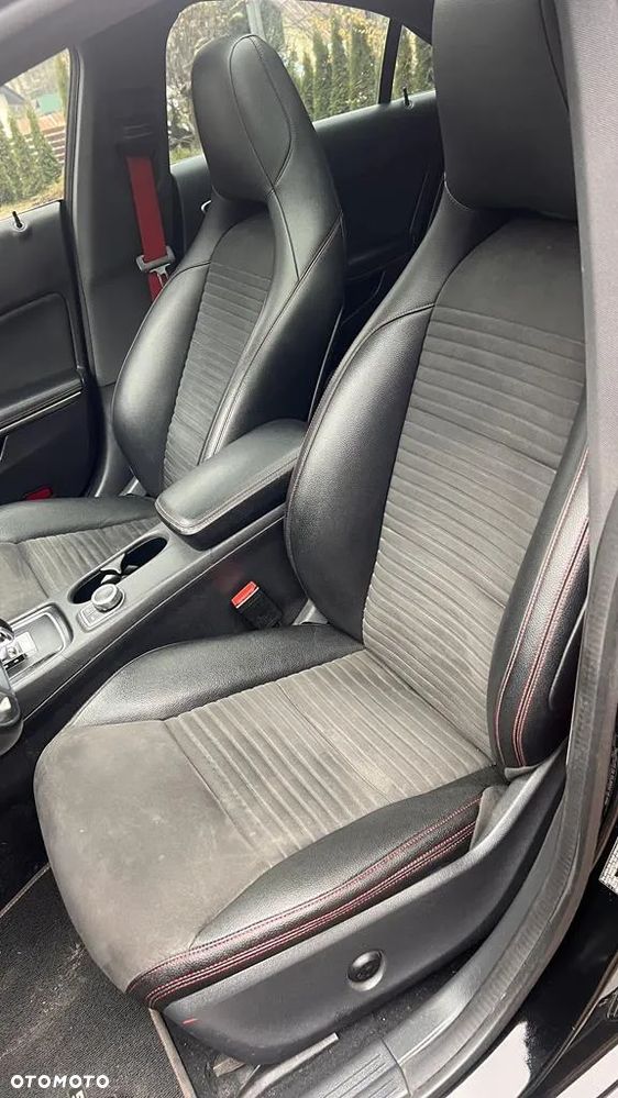 Mercedes-Benz CLA 45 AMG 4-Matic - 10